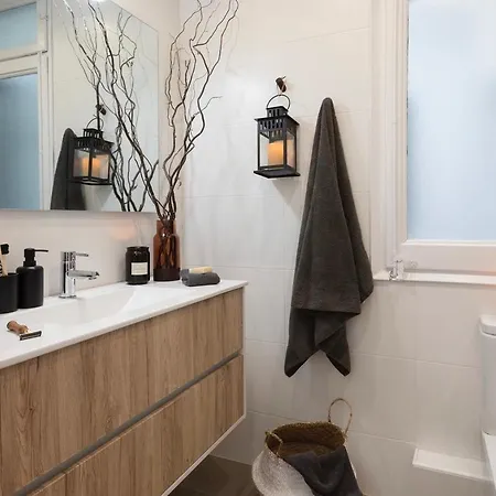Haku - 3 Bedrooms In Eixample Dreta Apartment Barcelona